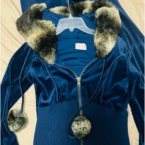 BEACH BUNNY-Set blue velour with furry hood jacket -S & Matching pants M